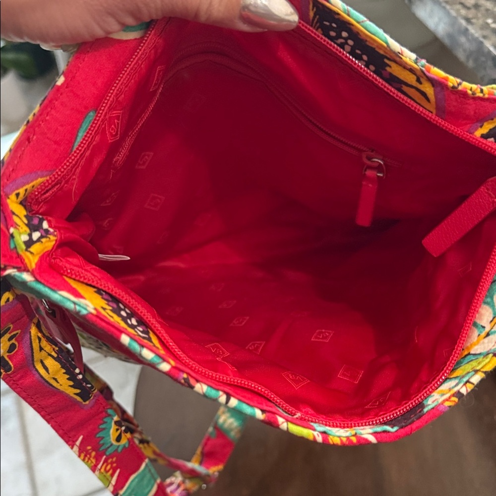 Vera Bradley Hot Pink quilted crossbody bag - Picture 4 of 6